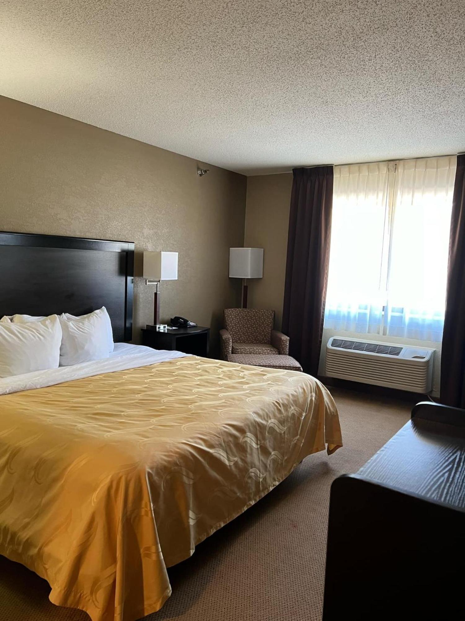 Quality Inn Harlan Bagian luar foto