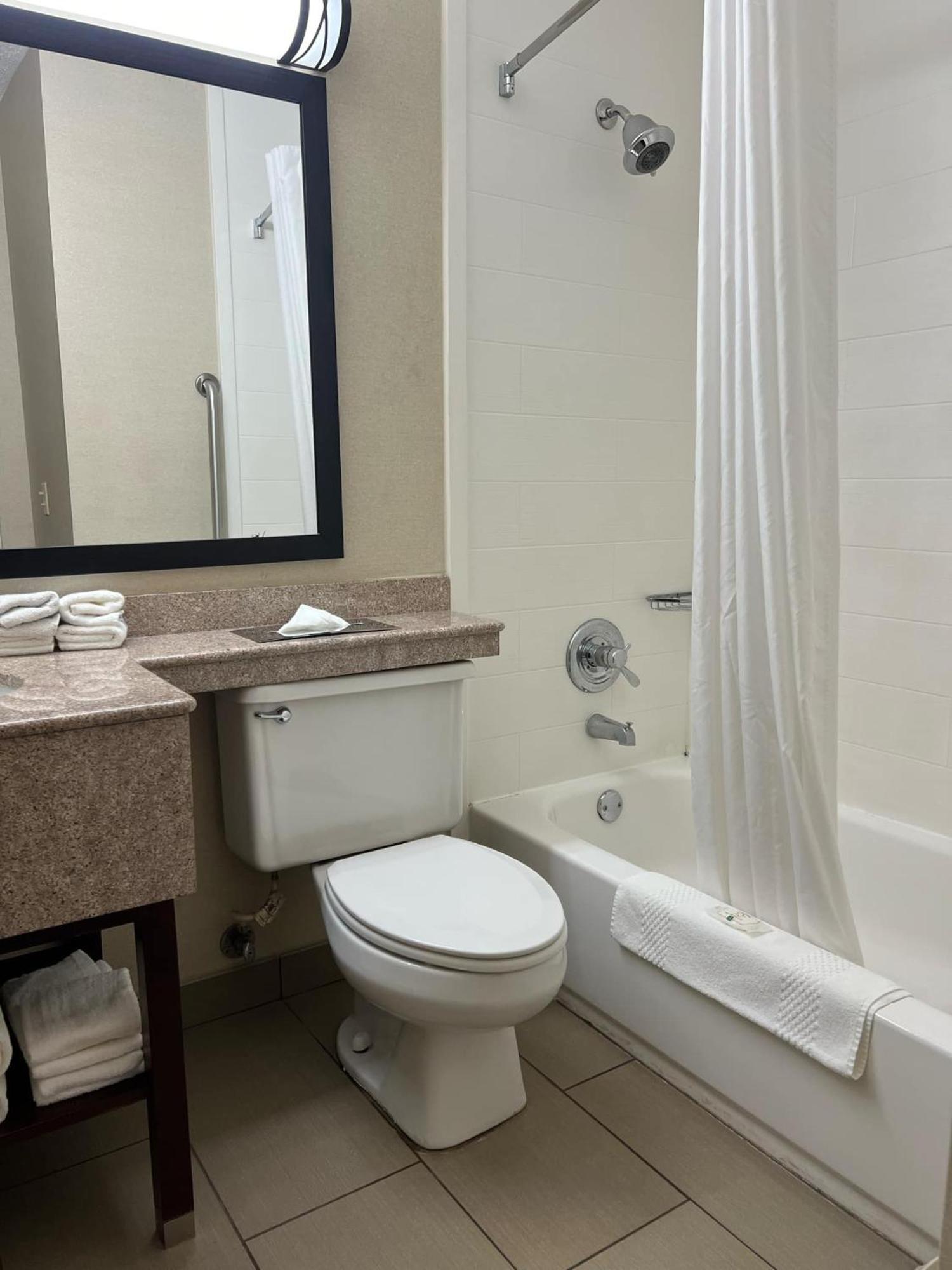 Quality Inn Harlan Bagian luar foto