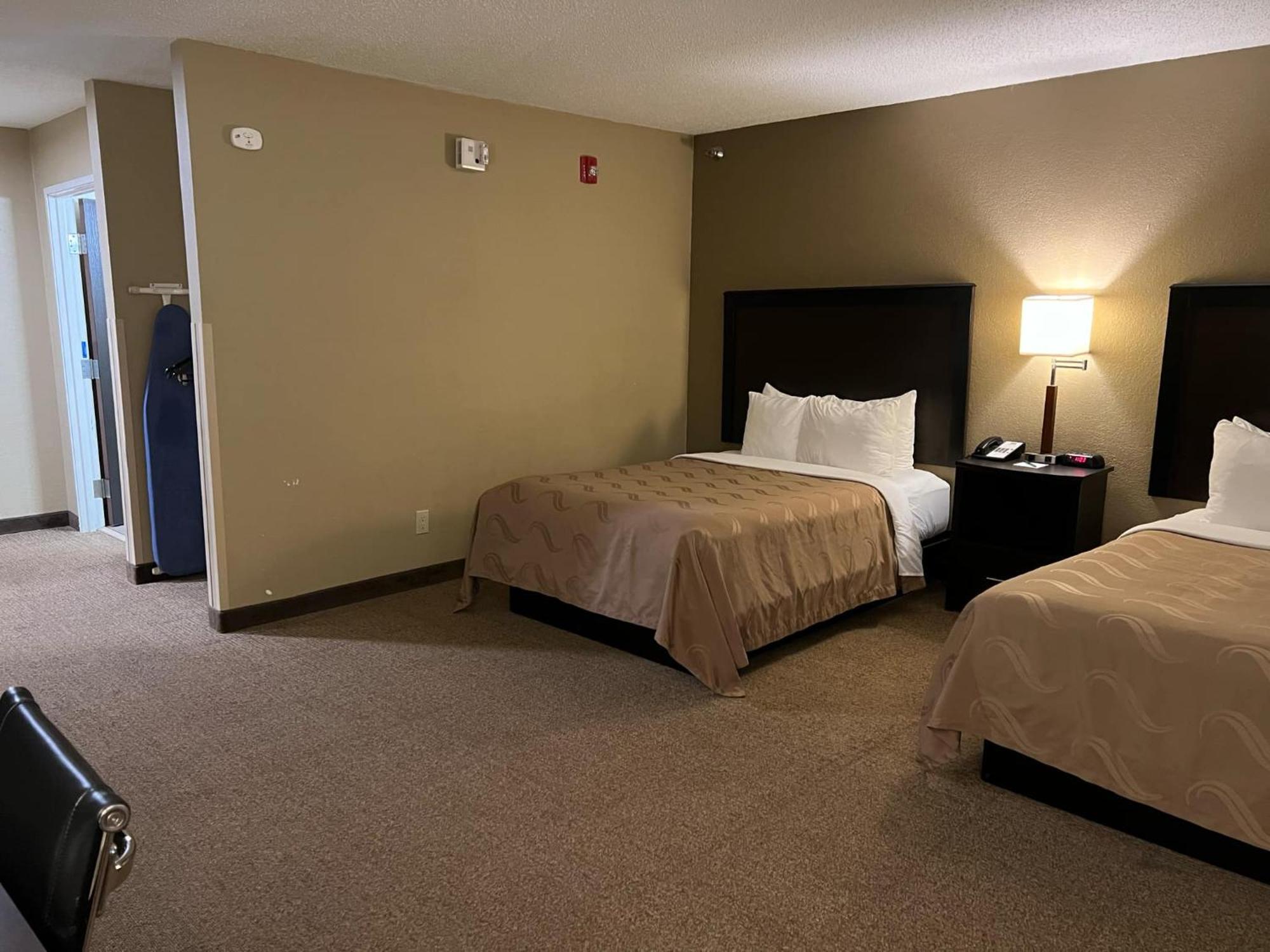 Quality Inn Harlan Bagian luar foto
