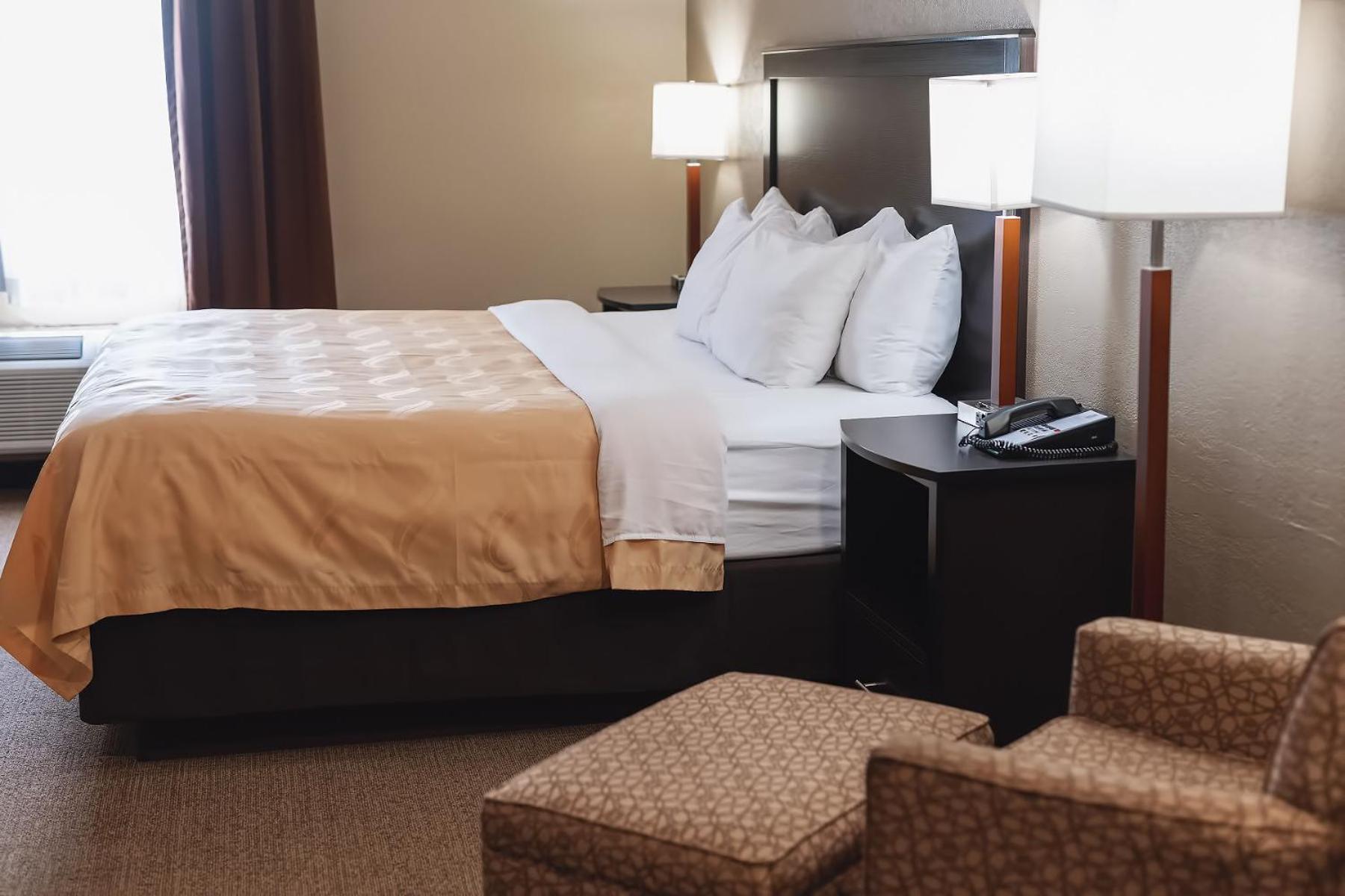 Quality Inn Harlan Bagian luar foto
