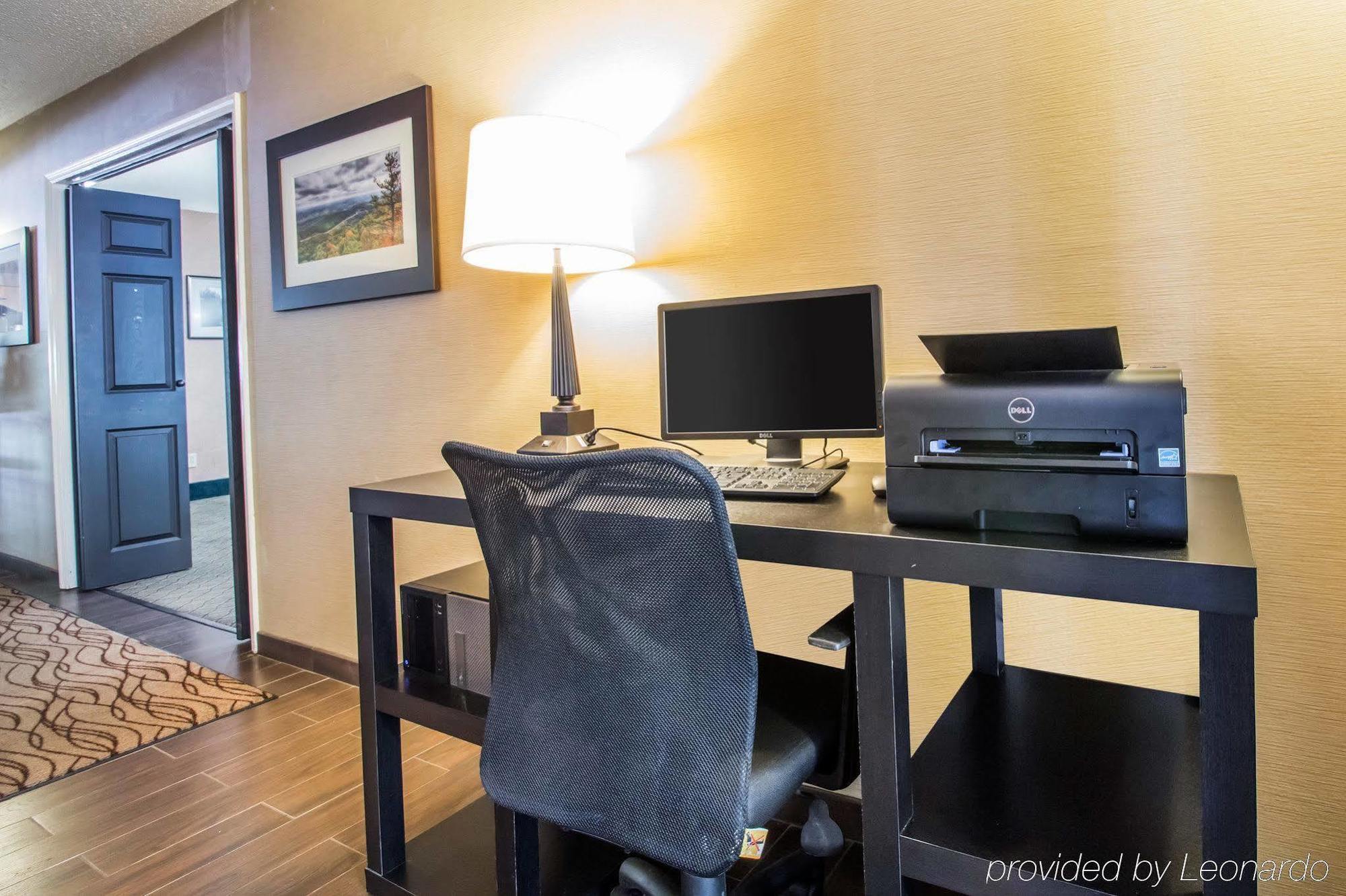 Quality Inn Harlan Bagian luar foto